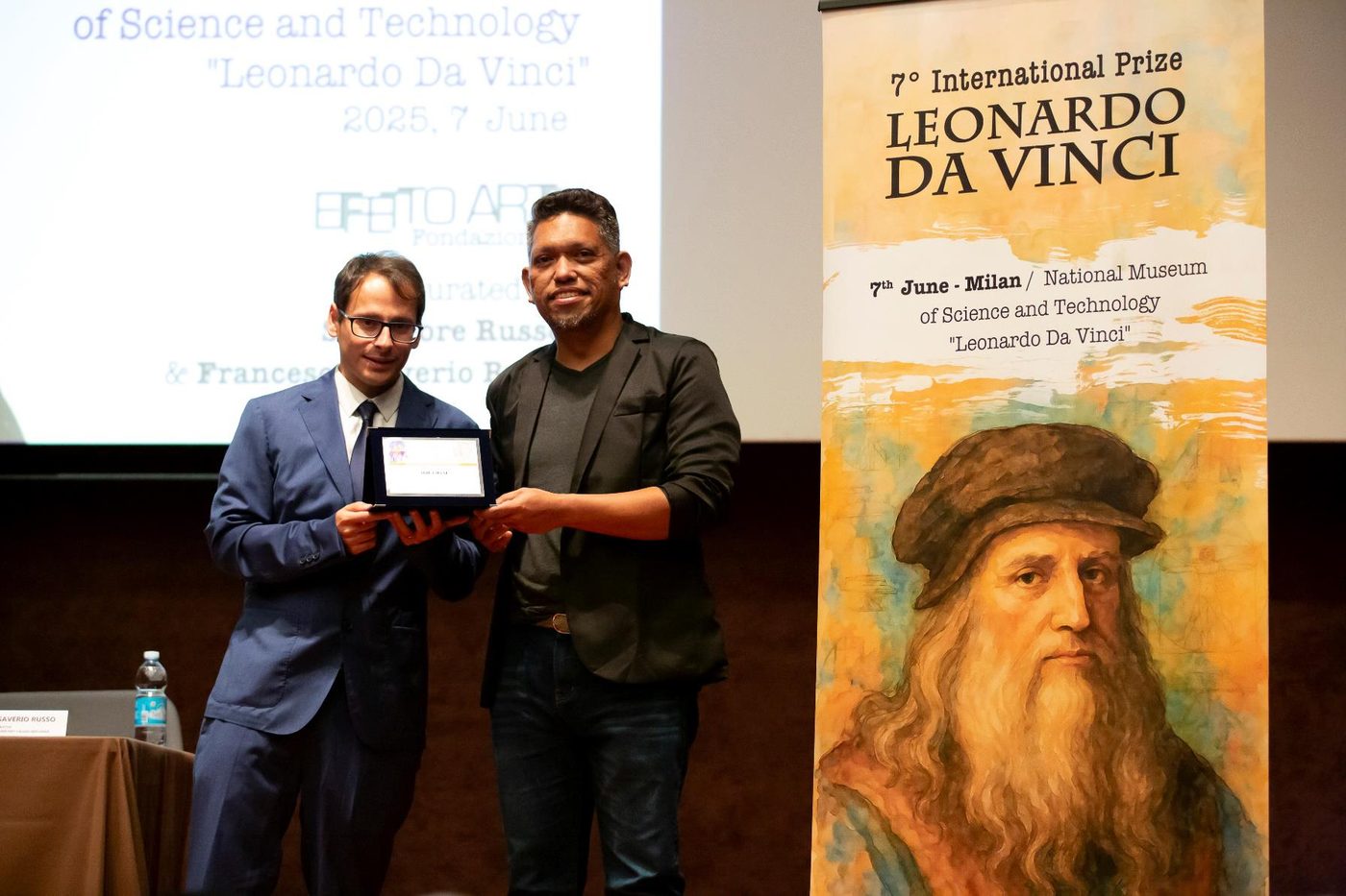 Adil Ghani receiving the Leonardo Da Vinci International Prize in Milan
